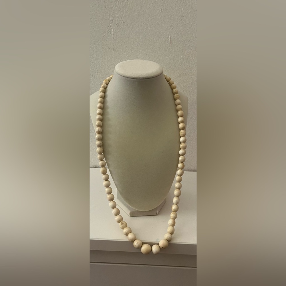 Beige beaded necklace